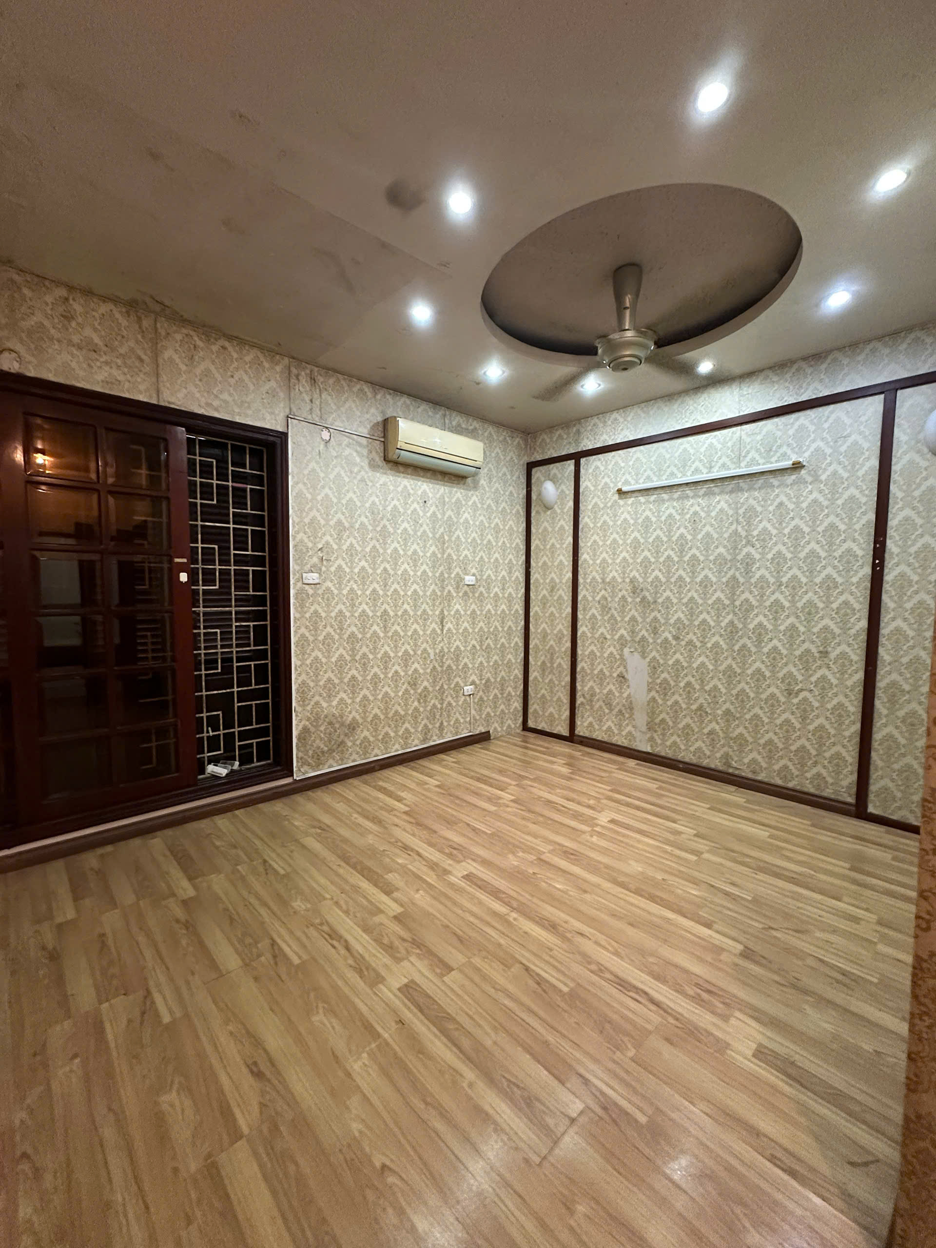 Cho thuê nhà Phố Yên Lạc, 5 tầng x 50m2, 5 ngủ, 18 Triệu VP, KD online, ở gia đình - Ảnh 4